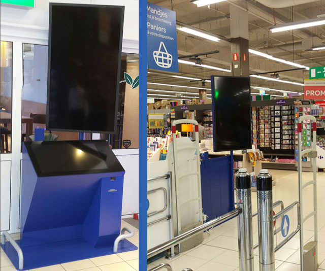Kiosk met grote schermen, printer en scanner voor supermarkt